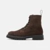 Les Deux Tatum Lace Up Boot - Veterboots - Dark Brown 1 Les Deux Tatum Lace Up Boot - Veterboots - Dark Brown -Stijlvolle Schoenen 05b29ce7bc9042ccbed14ca35afe03f3
