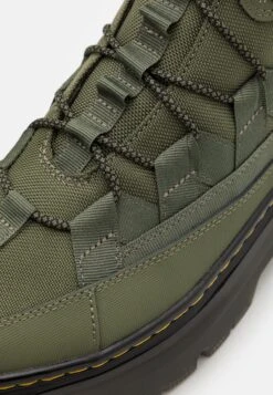 Dr. Martens Boury Unisex - Veterboots - Khaki Green -Stijlvolle Schoenen 0959ed3f1bc1455bac86bc3e8595b6e2