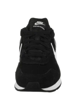 Nike Sportswear Schuhe Venture Runner - Sneakers Laag - Black/White -Stijlvolle Schoenen 1d41d4f7ba2446ab8526527253c7e84b