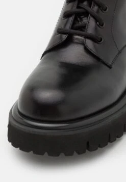 MOSCHINO Combat - Veterboots - Nero 13 MOSCHINO Combat - Veterboots - Nero -Stijlvolle Schoenen 2871931d74294789bead278203abc376