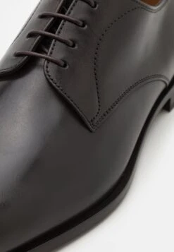 Boss Lisbon - Veterschoenen - Dark Brown 13 Boss Lisbon - Veterschoenen - Dark Brown -Stijlvolle Schoenen 3a0aba73503c4466aa2be4e6efcc7928