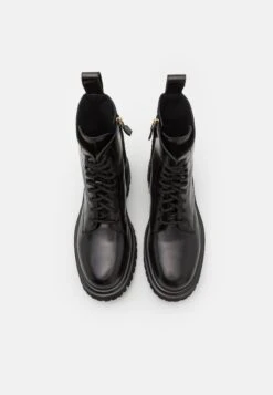 MOSCHINO Combat - Veterboots - Nero 11 MOSCHINO Combat - Veterboots - Nero -Stijlvolle Schoenen 49c8d3760b1f48d6b1be1fc172fc4158