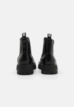 KOI FOOTWEAR New Horizon - Korte Laarzen - Black -Stijlvolle Schoenen 4a0c1342a65e43c7afa892cec517a400