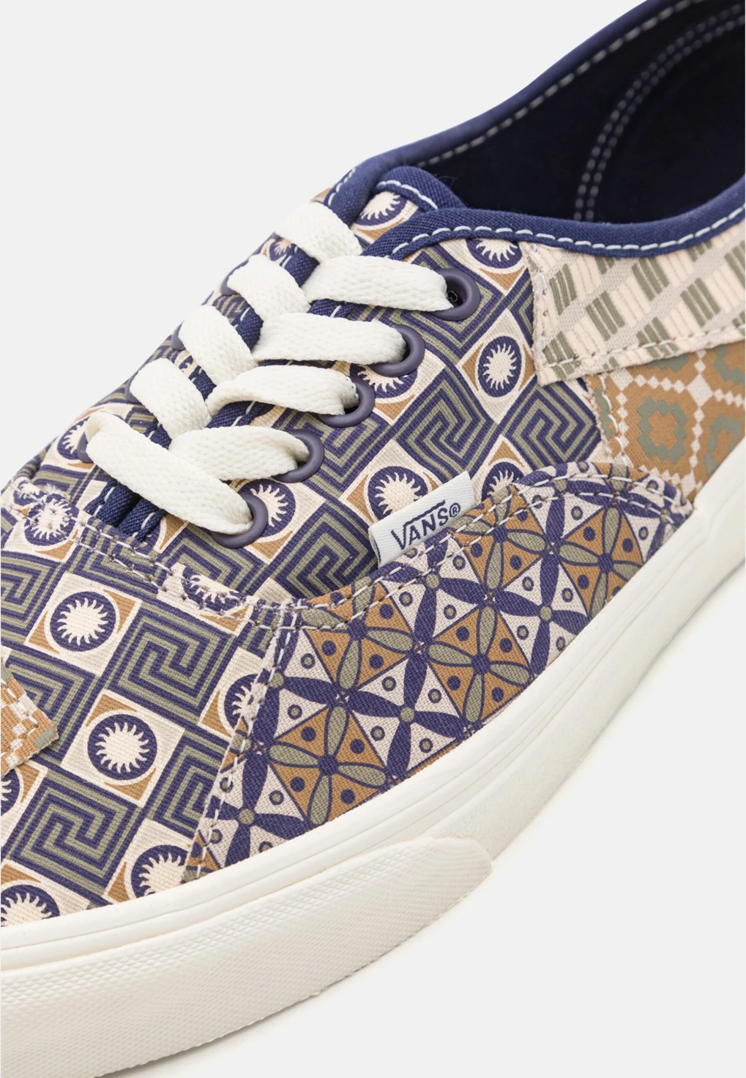 Vans Authentic Patchwork Unisex - Sneakers Laag - Geo Trek Navy 8 Vans Authentic Patchwork Unisex - Sneakers Laag - Geo Trek Navy - Afbeelding 6
